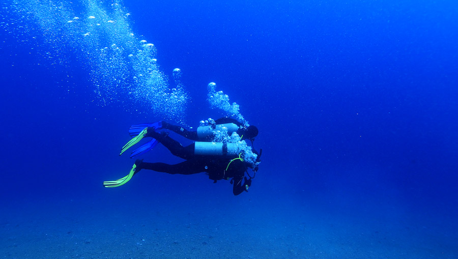 Combinaison Semi Etanche Plongee Sous Marine